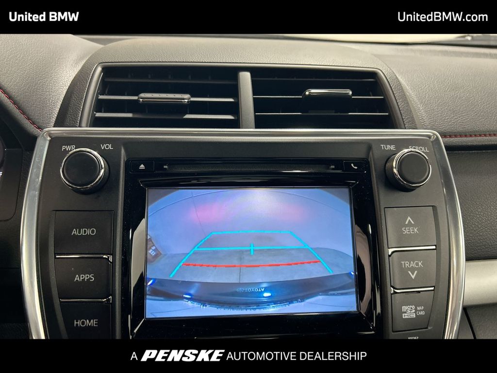 2015 Toyota Camry SE 17