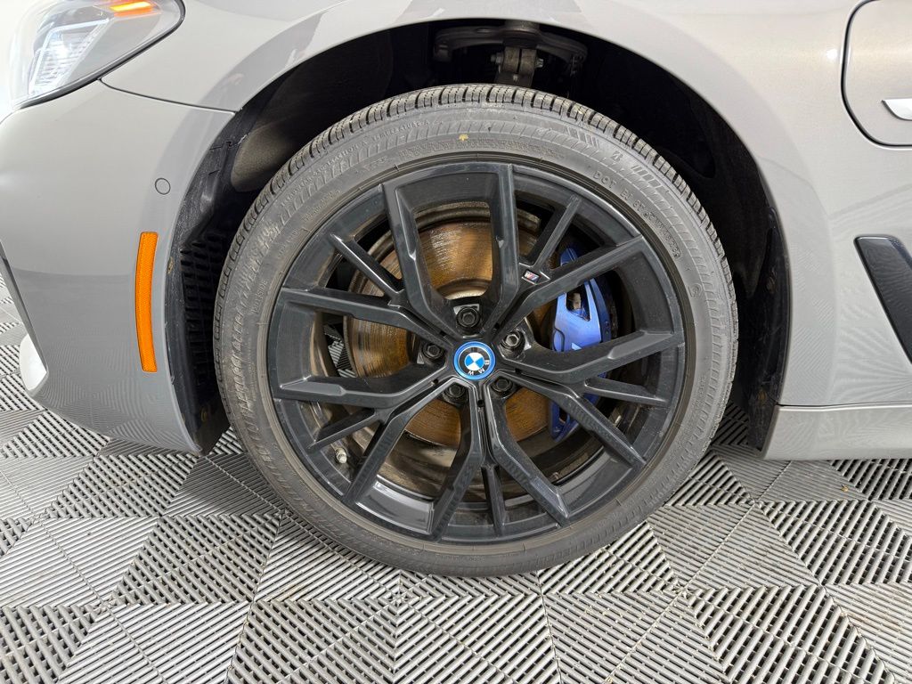 2022 BMW 5 Series 530e iPerformance 9