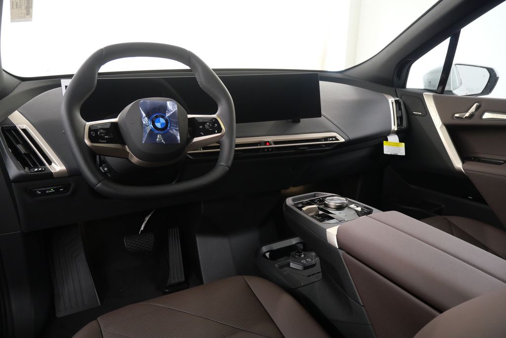 2025 BMW iX xDrive50 19