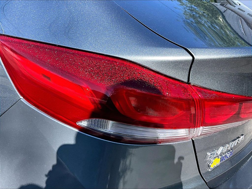 2018 Hyundai Elantra — photo 33