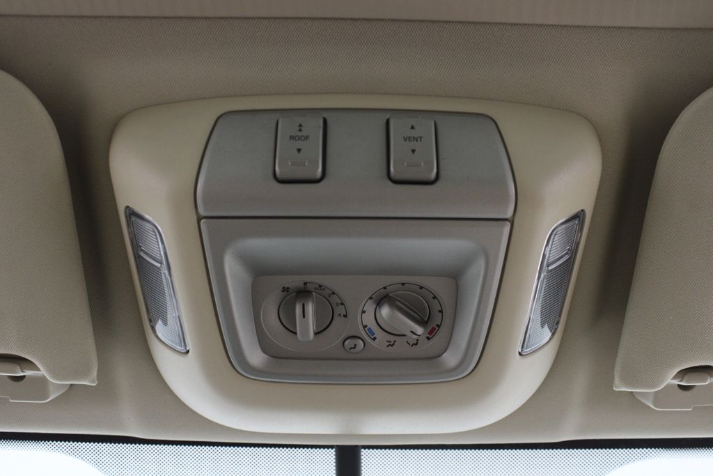 Used 2004 Lincoln Navigator for sale in 