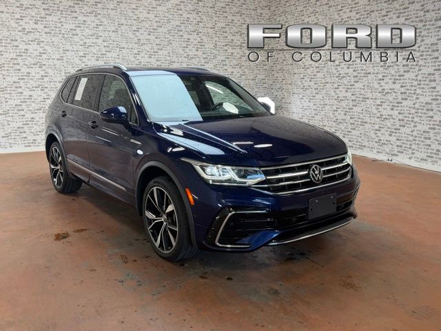 Atlantic Blue Metallic 2022 Volkswagen Tiguan SUV / Crossover All-Wheel Drive 8-Speed Automatic