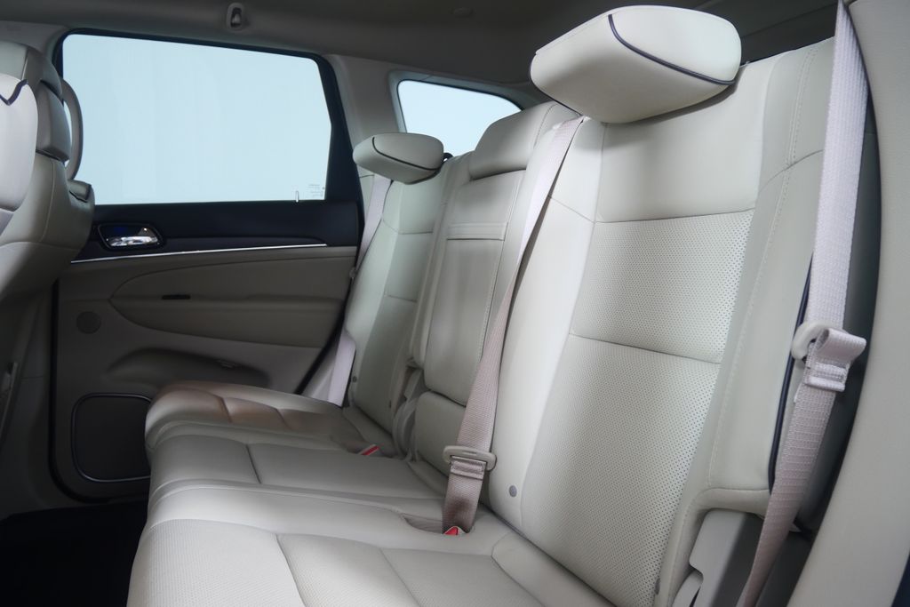 Thumbnail: 2021 Jeep Grand Cherokee - 15