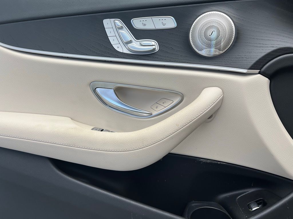 Thumbnail: 2022 Mercedes-Benz E-Class - 21