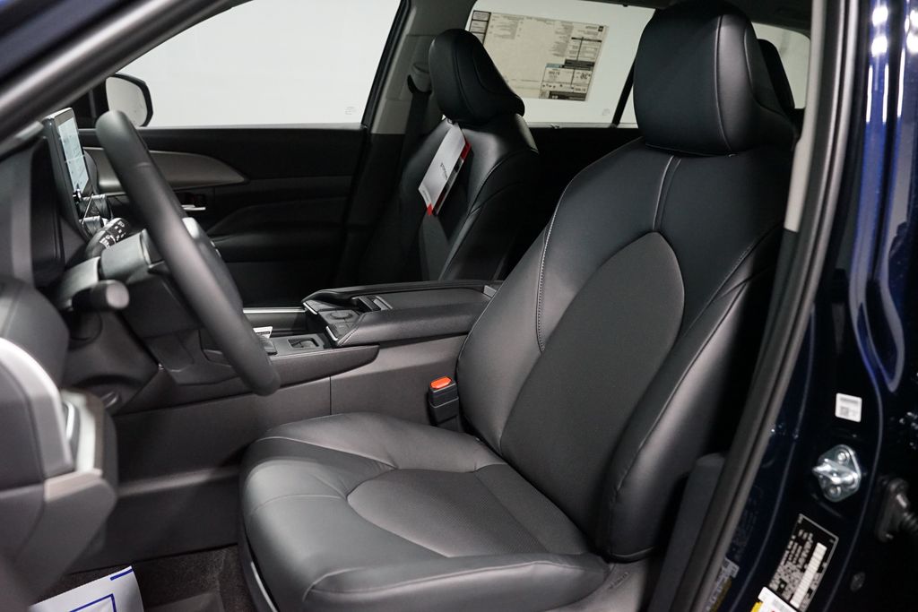 Thumbnail: 2026 Toyota Grand Highlander - 26