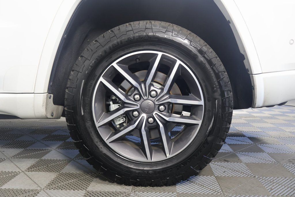 Thumbnail: 2019 Jeep Grand Cherokee - 16