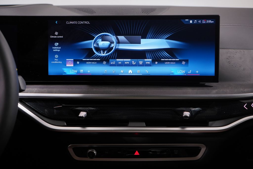 Thumbnail: 2025 BMW X6 - 13