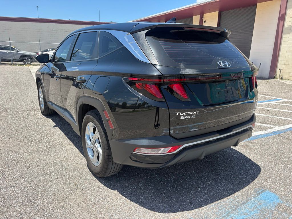 Used 2024 Black Hyundai SE image 5