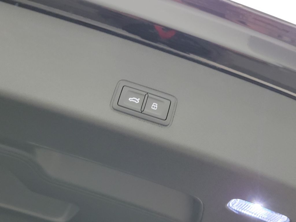 Thumbnail: 2026 Audi Q3 - 12