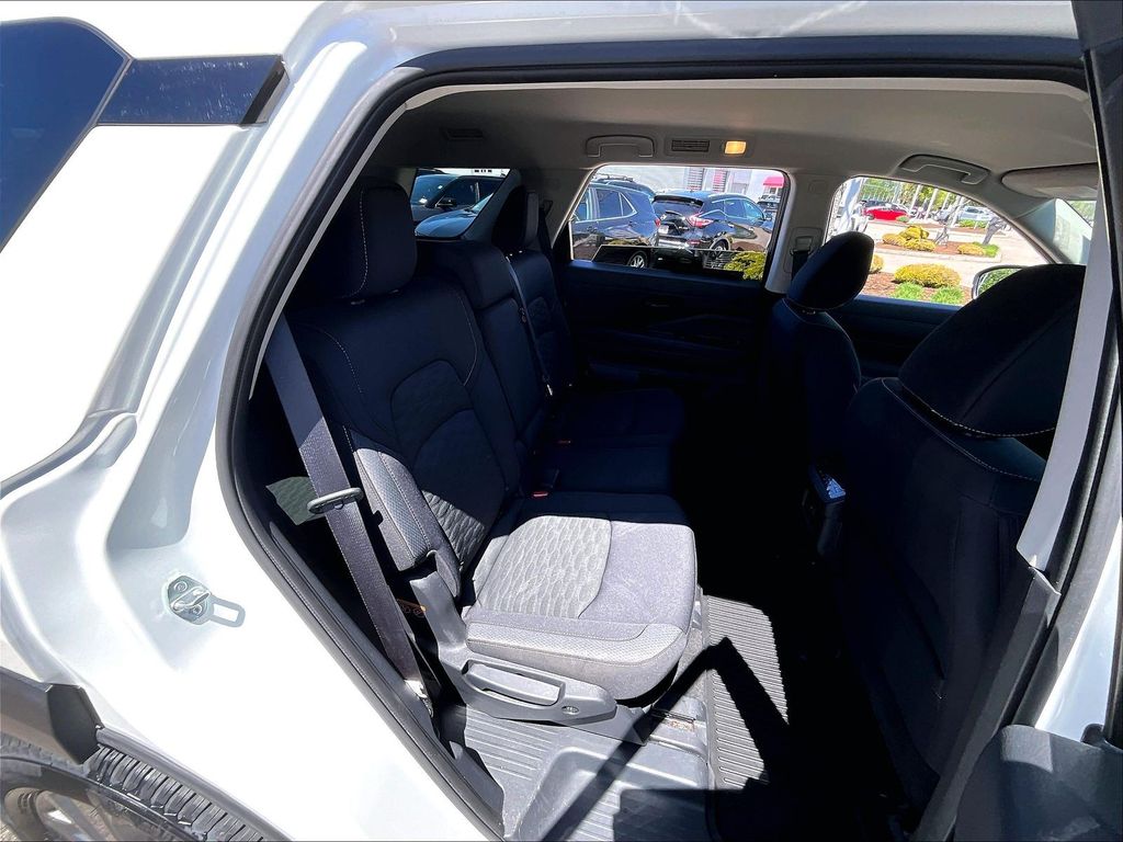 2023 Nissan Pathfinder — photo 16