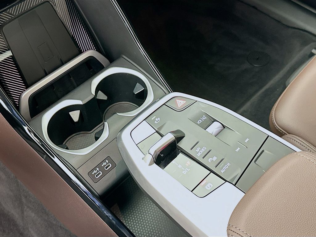 Thumbnail: 2023 BMW X1 - 17