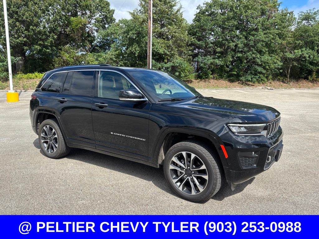 Diamond Black Crystal Pearlcoat 2023 Jeep Grand Cherokee SUV / Crossover Four-Wheel Drive 8-Speed Automatic