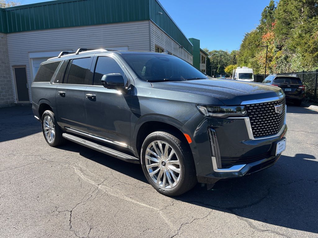 Thumbnail: 2022 Cadillac Escalade - 3