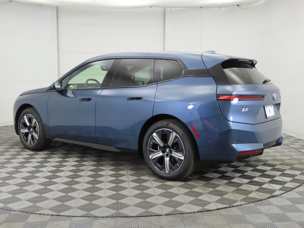 Thumbnail: 2026 BMW iX - 7