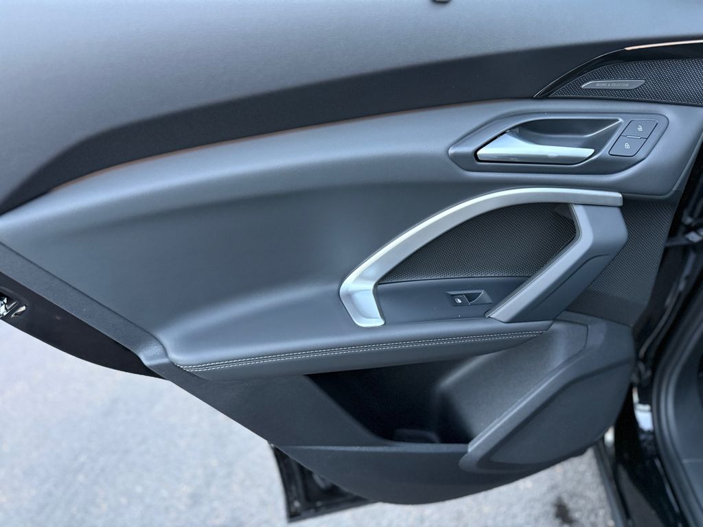 Thumbnail: 2025 Audi Q5 - 16