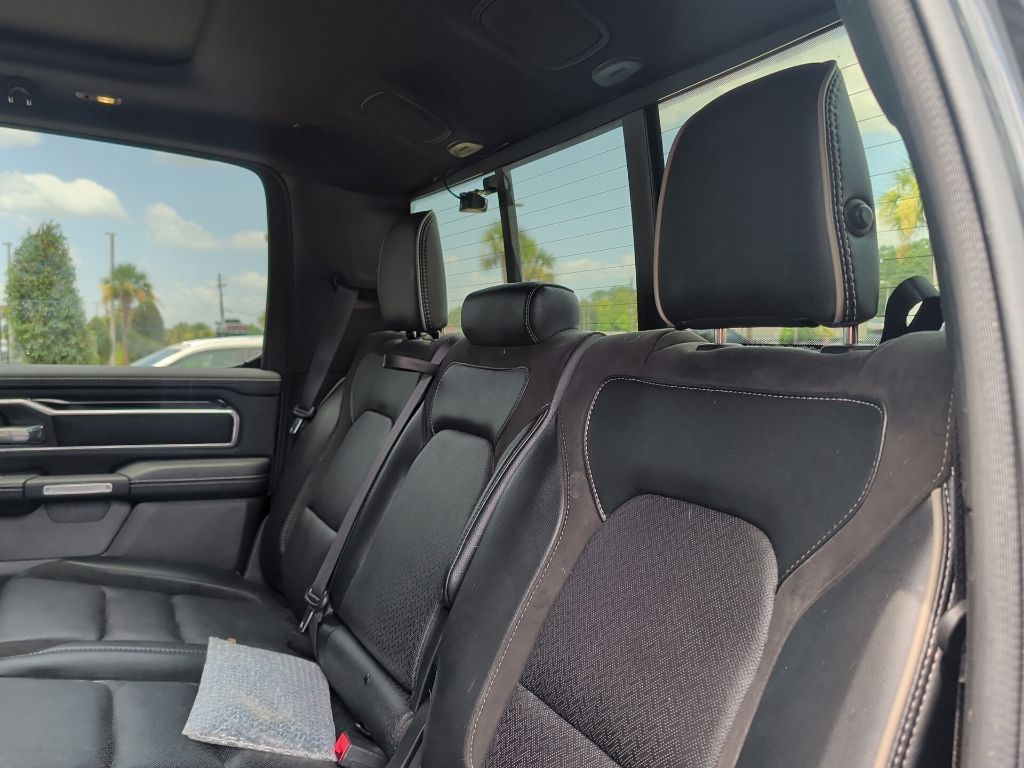 2022 Diamond Black Crystal Pearlcoat Ram 1500 Laramie 4X4 Truck