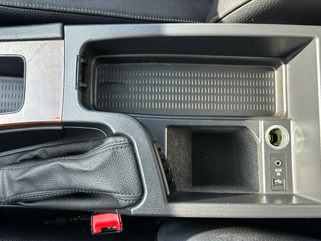 Thumbnail: 2011 BMW 3 Series - 26