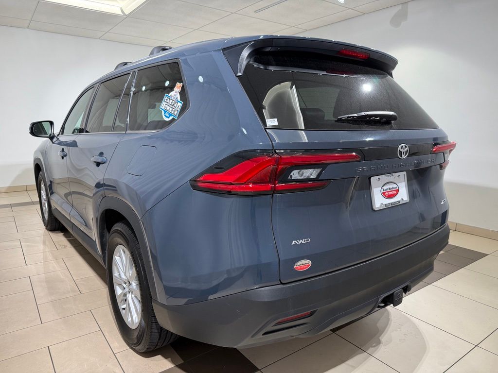 Thumbnail: 2024 Toyota Grand Highlander - 3