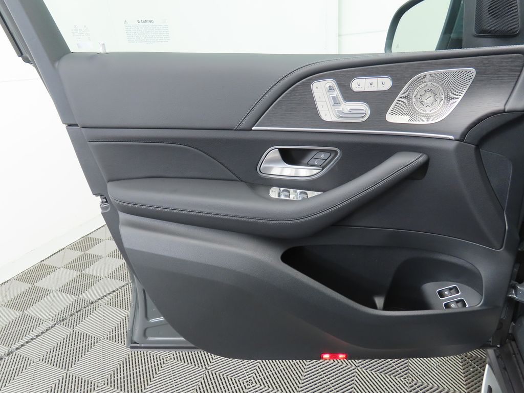 2025 Mercedes-Benz GLE 450 24