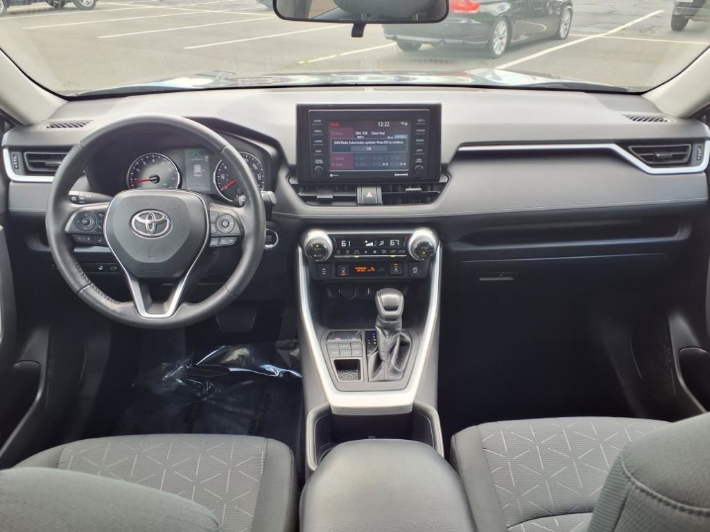 2022 Toyota RAV4 XLE photo 13