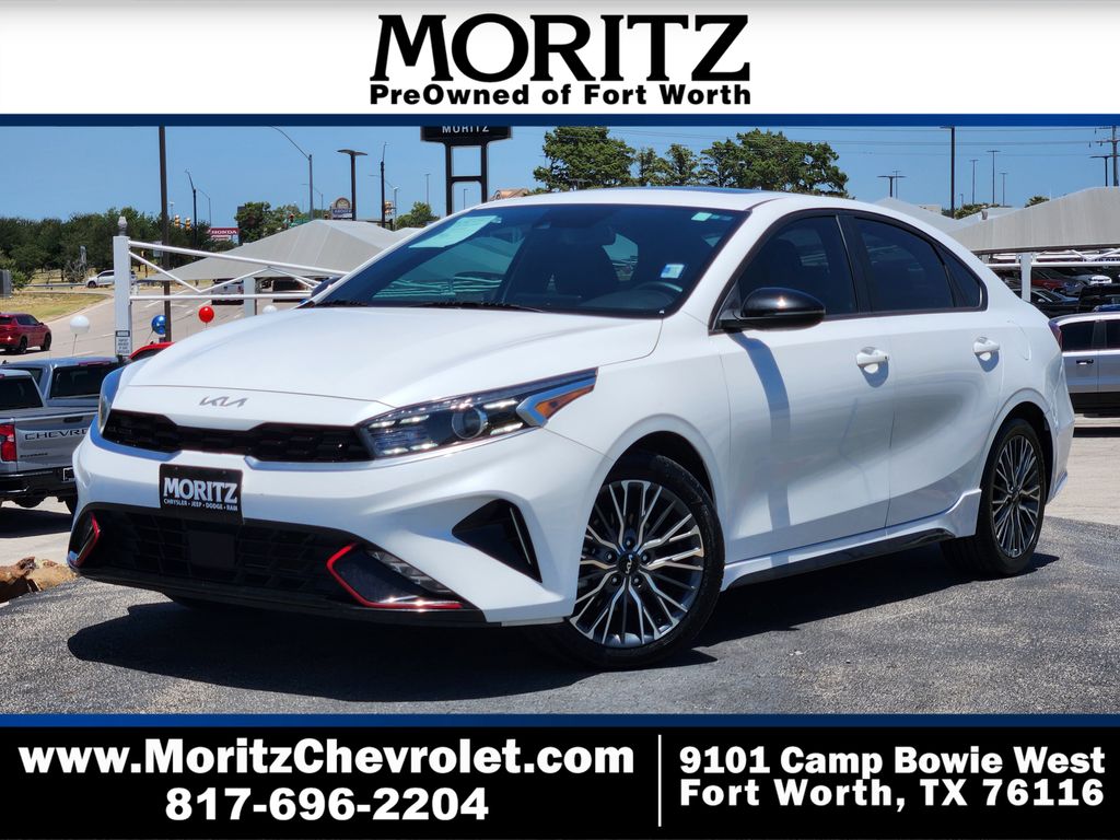 Snow White Pearl 2024 Kia Forte Sedan Front-Wheel Drive Continuously Variable Transmission