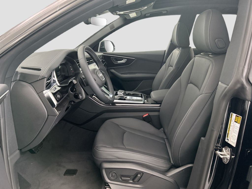 Thumbnail: 2026 Audi Q8 - 18