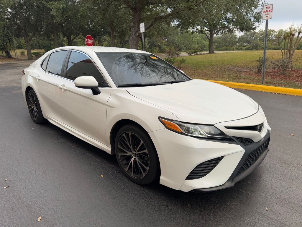 2020 Toyota Camry SE 7