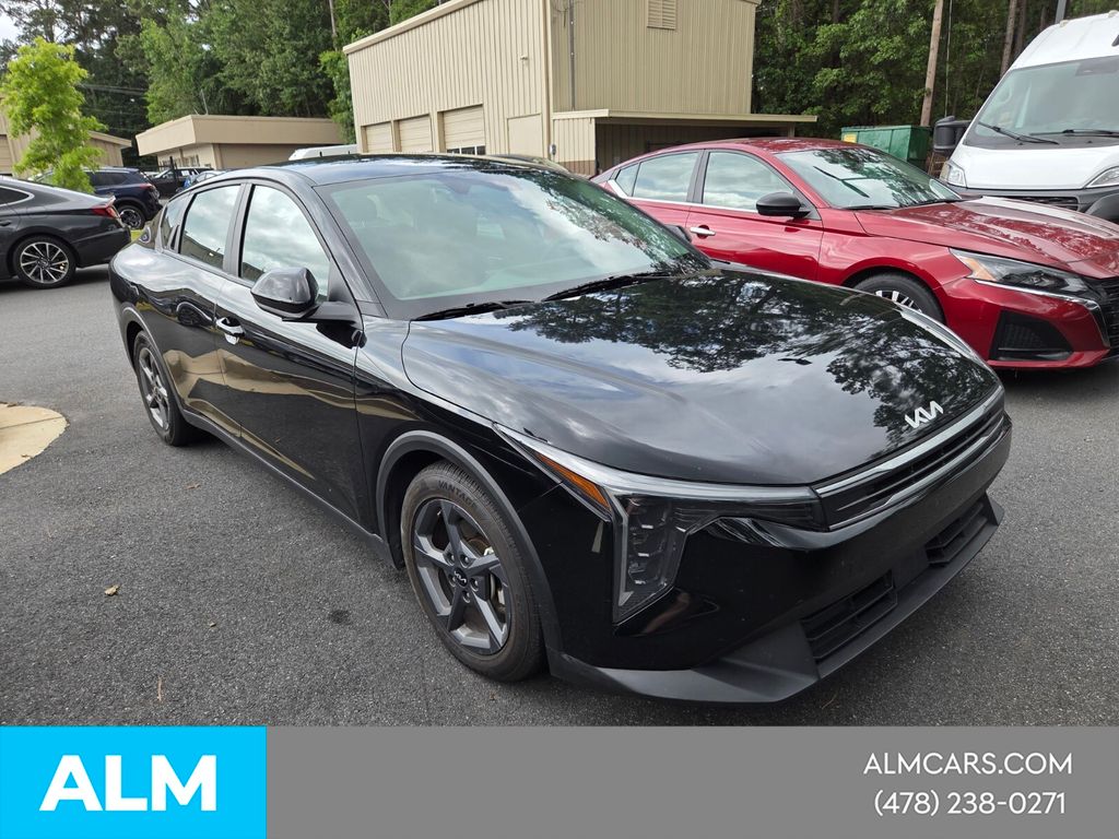 Used 2025 Black Kia LXS image 17