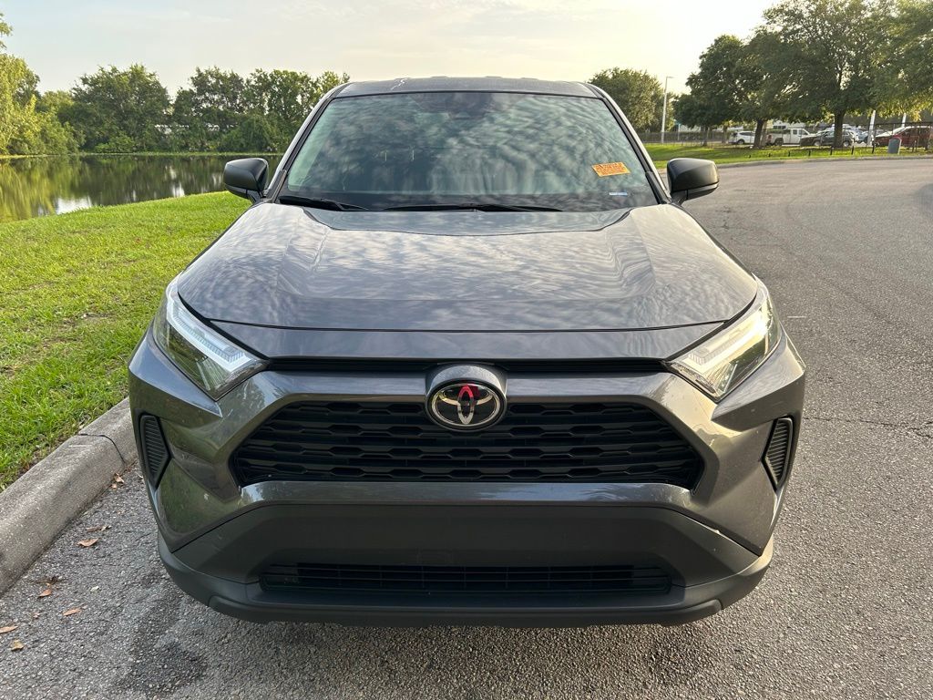 2024 Toyota RAV4 LE 8