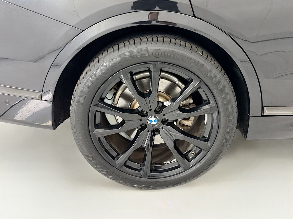 Thumbnail: 2021 BMW X7 - 32