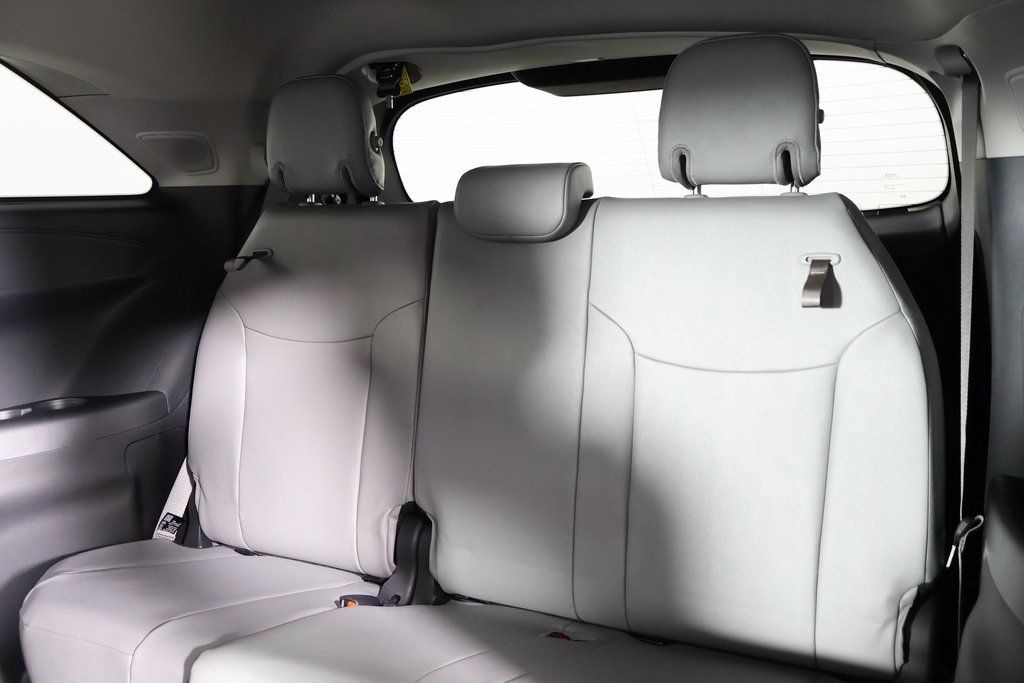 2025 Toyota Sienna XLE 7