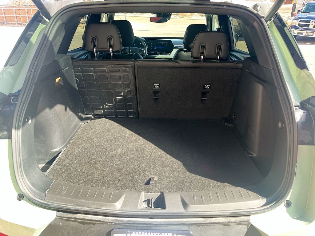 Used 2025 Green Chevrolet ACTIV image 26