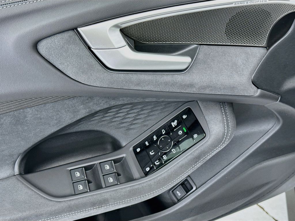 Thumbnail: 2026 Audi S5 - 22