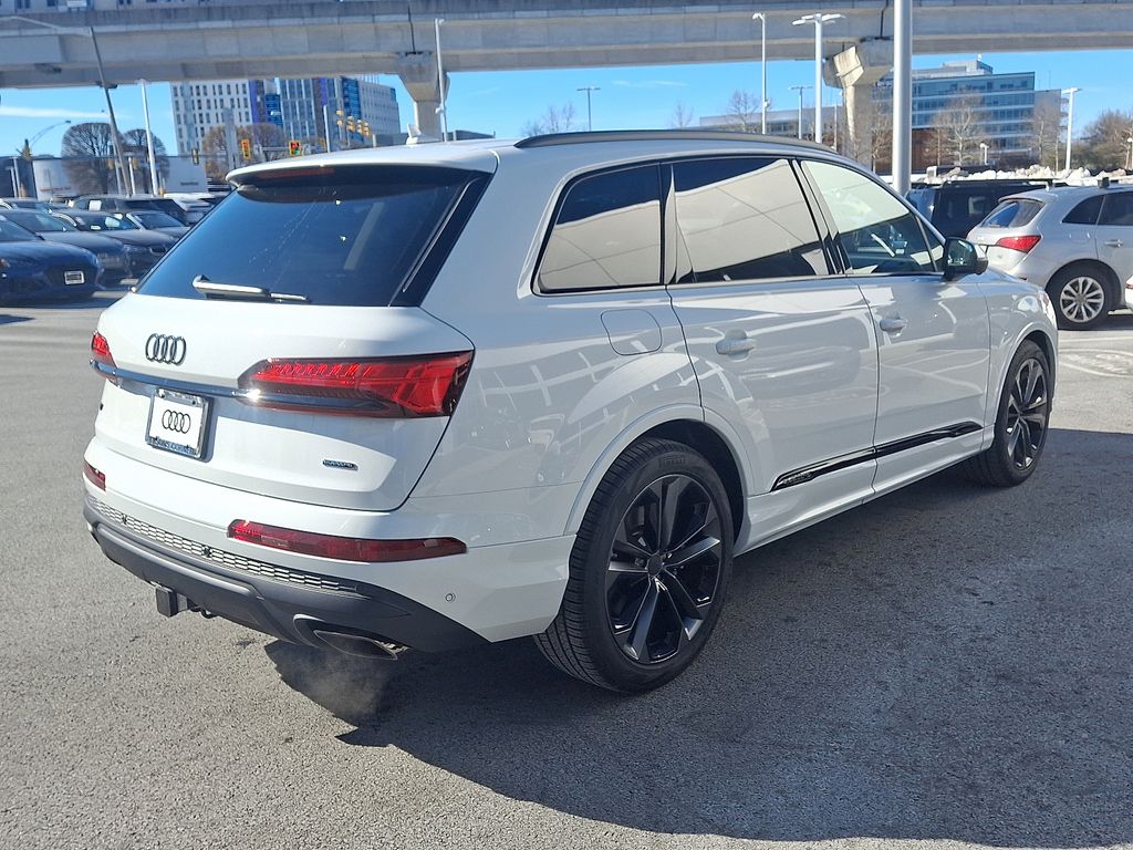 Thumbnail: 2026 Audi Q7 - 3