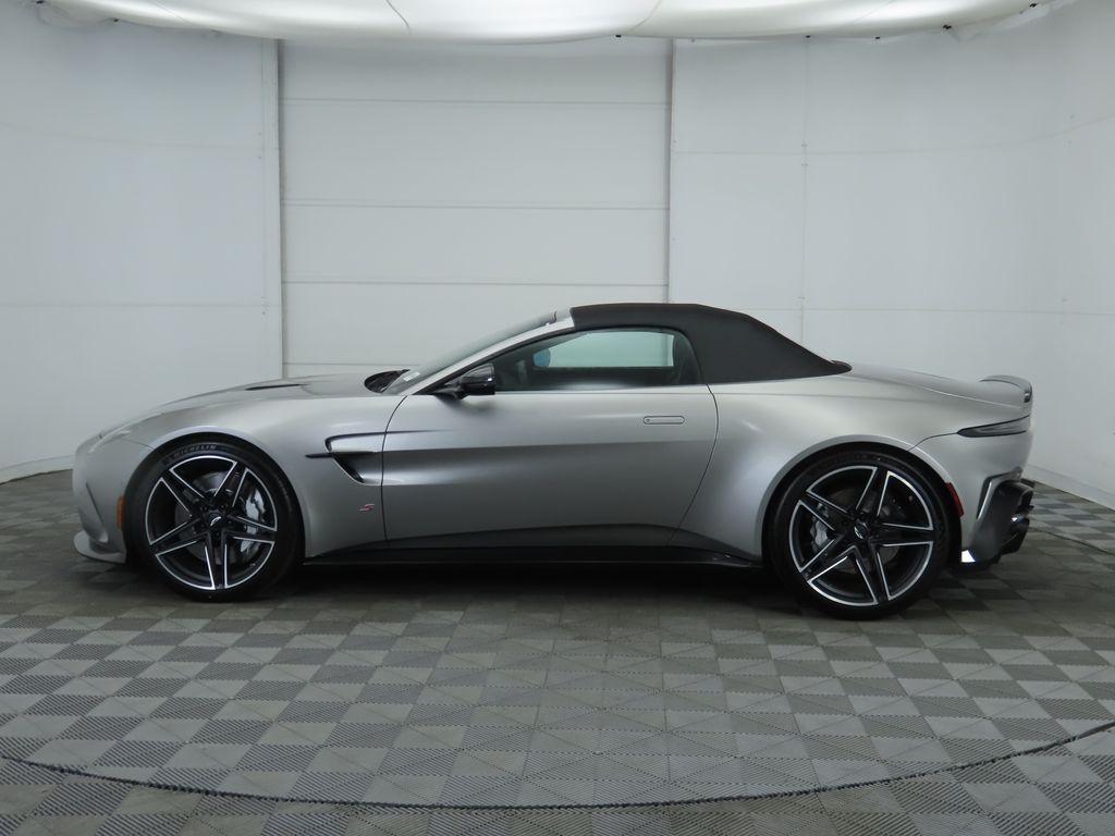 Thumbnail: 2026 Aston Martin Vantage - 16