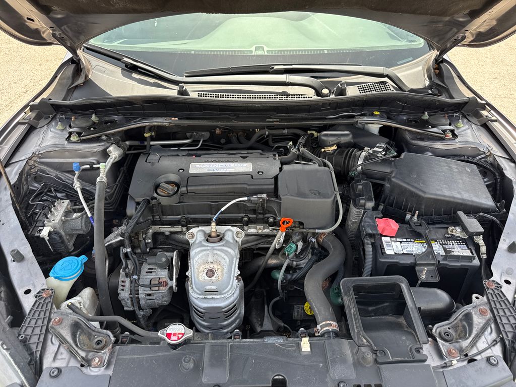 Used 2014  Honda EX-L image 28