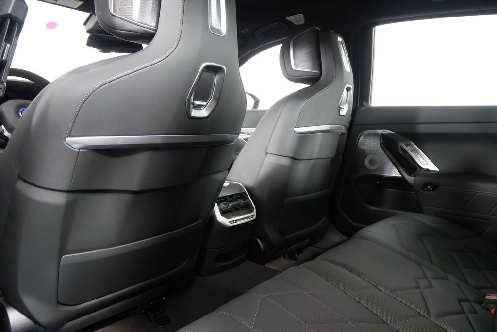 2025 BMW i7 xDrive60 20