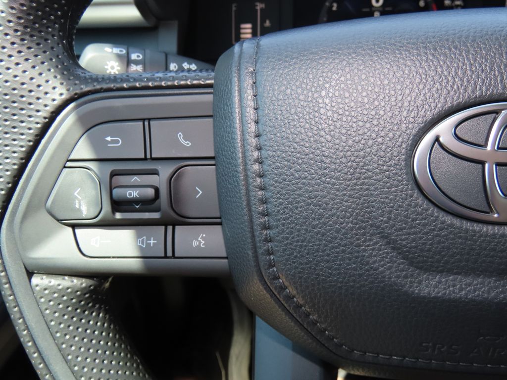2025 Toyota Tacoma SR5 12