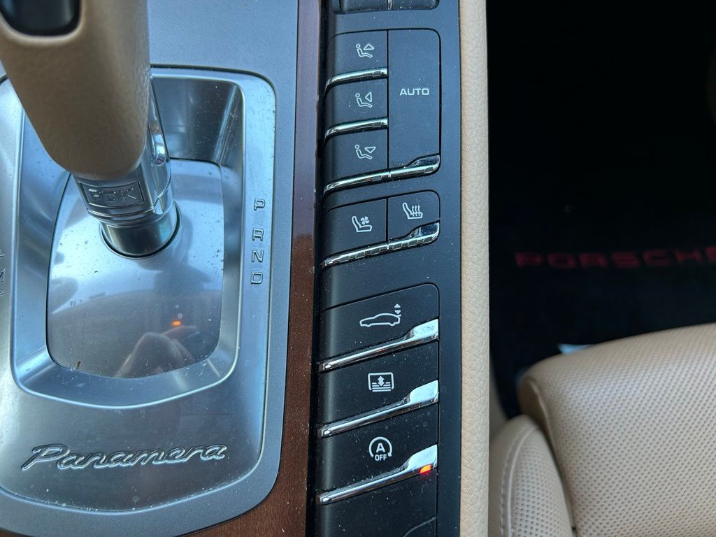 Thumbnail: 2012 Porsche Panamera - 27