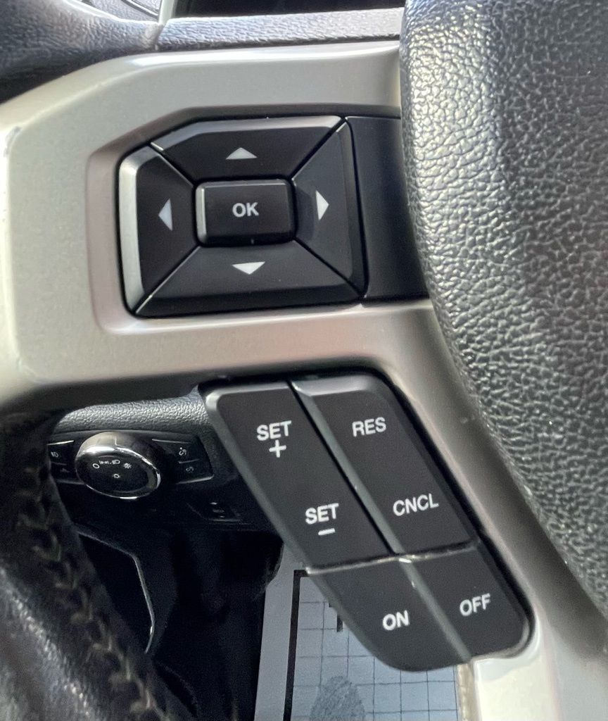 2017 Ford F-350SD Lariat White at Autostrade