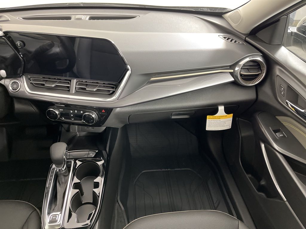 Thumbnail: 2026 Chevrolet Trax - 14