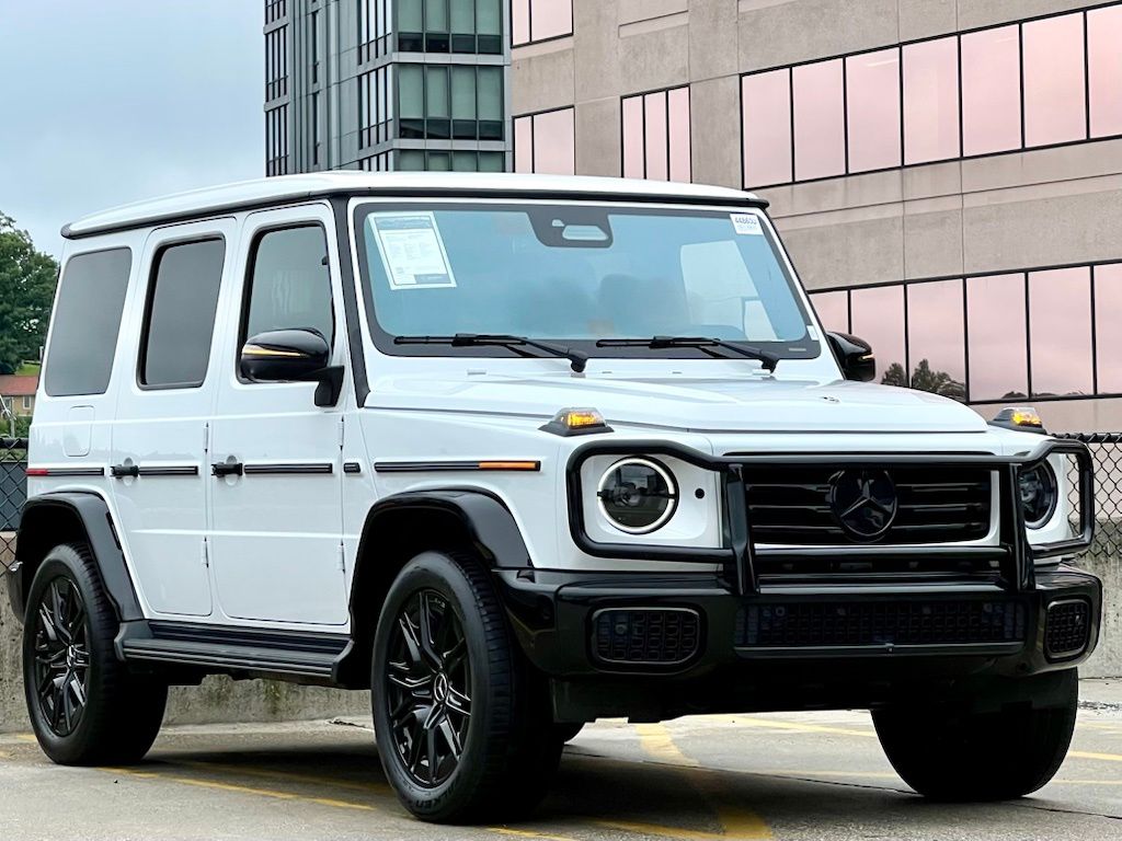 MANUFAKTUR Moonlight White Metallic 2026 Mercedes-Benz G-Class SUV / Crossover All-Wheel Drive 9-Speed Automatic