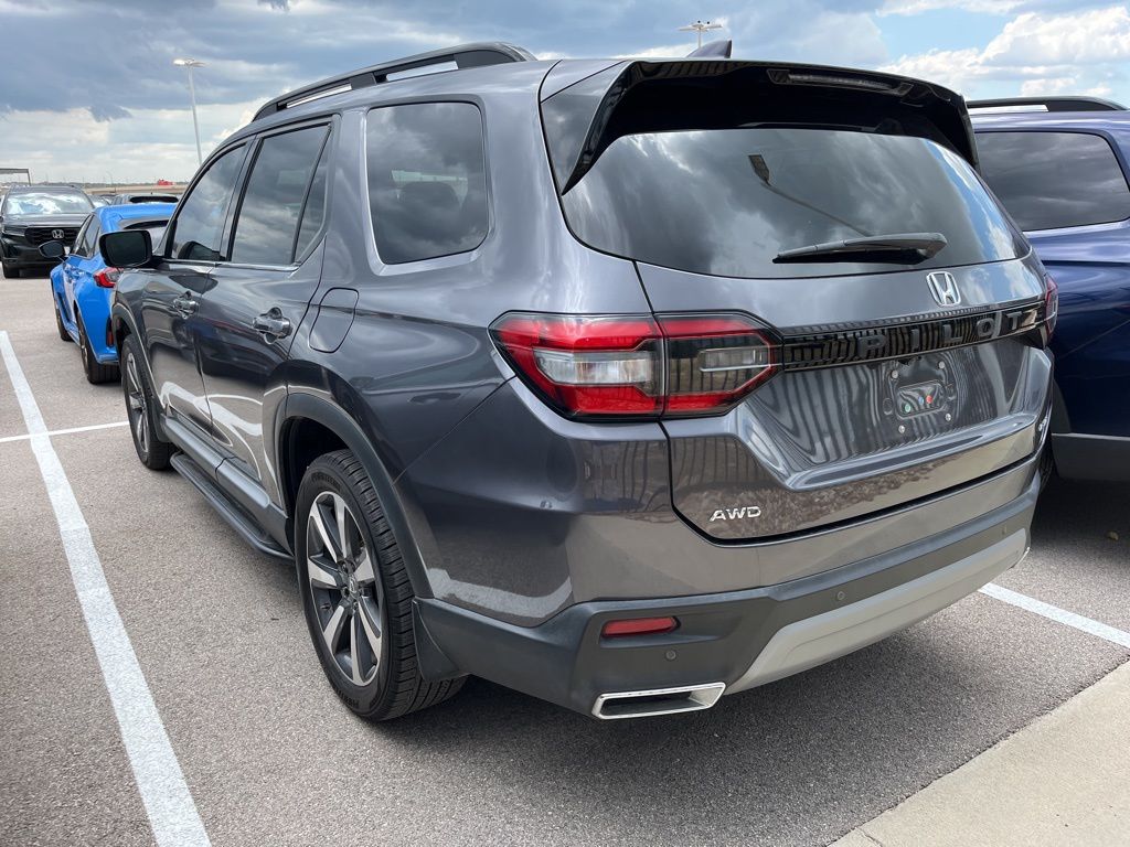 Thumbnail: 2023 Honda Pilot - 4