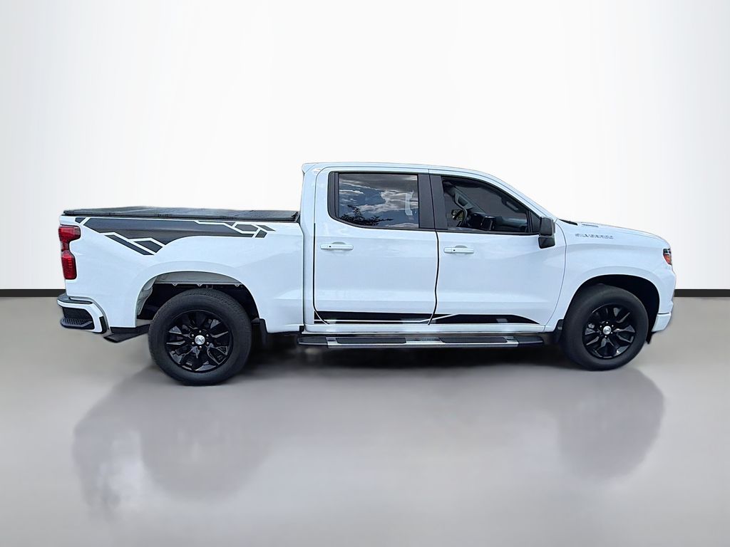 View vehicle photo 4