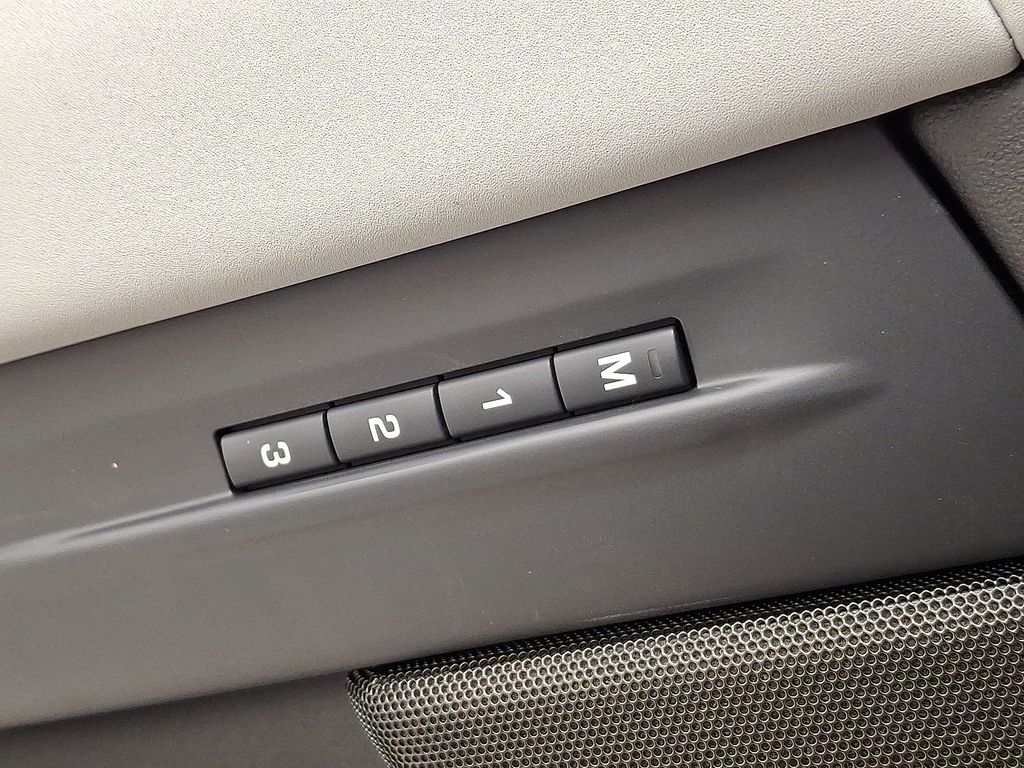 Thumbnail: 2026 Land Rover Range Rover Evoque - 19