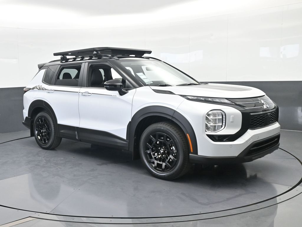 New 2026 White Mitsubishi Trail Edition image 8