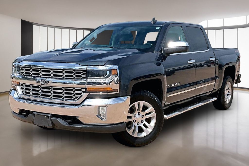 Gray (Graphite Metallic) 2017 Chevrolet Silverado 1500 Pickup Truck Four-Wheel Drive 6-Speed Automatic Overdrive