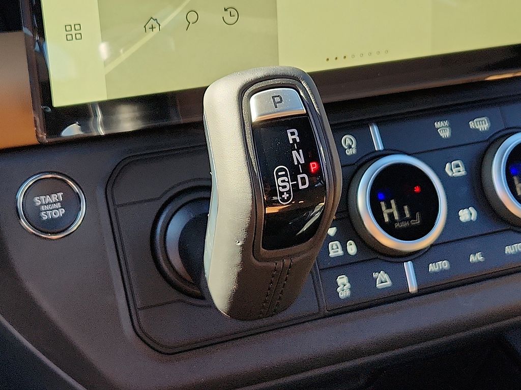 Thumbnail: 2026 Land Rover Range Rover Sport - 7