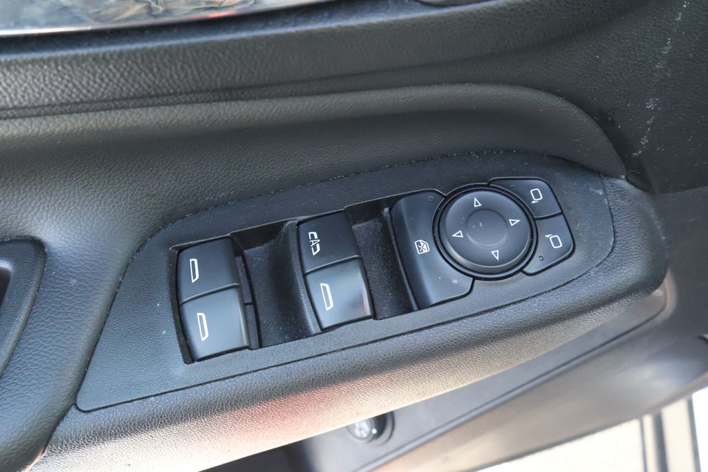 Thumbnail: 2021 Chevrolet Equinox - 14