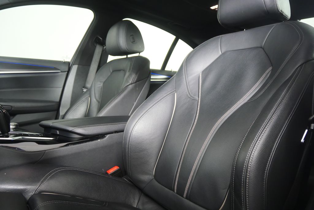 Thumbnail: 2023 BMW 5 Series - 10